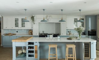 Helmsley in French Grey and Chalk White